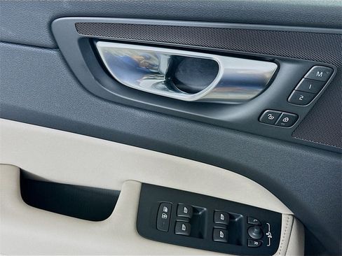 Used 2026 Volvo XC60 B5 Plus w/ Protection Package Premier image 21
