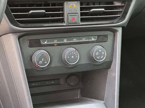 Certified 2022 Volkswagen Taos SE AWD/4WD image 18