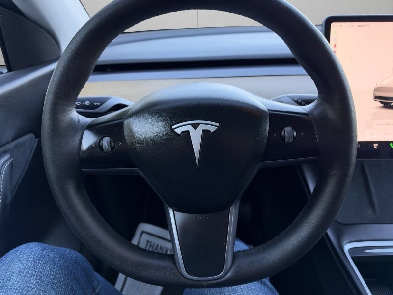 Used 2022 Tesla Model Y Long Range AWD/4WD image 14