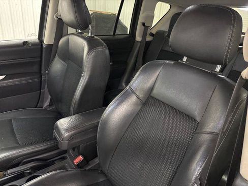 Used 2017 Jeep Compass Latitude AWD/4WD image 7