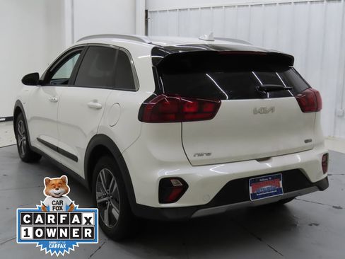 Used 2022 Kia Niro LXS image 4