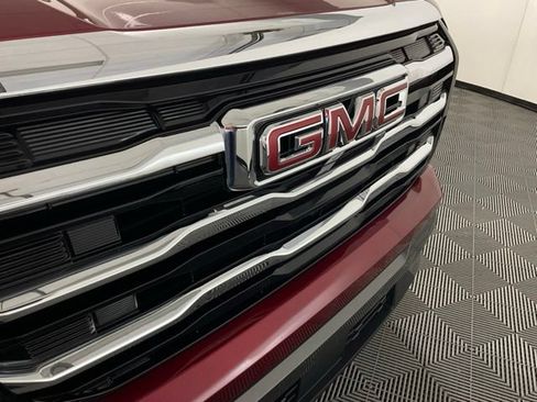 Used 2025 GMC Terrain Elevation w/ Elevation Premium Package FWD image 11