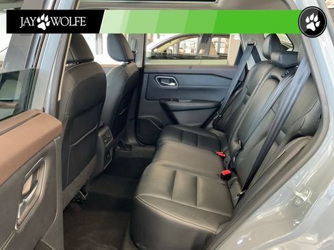 Used 2021 Nissan Rogue SL AWD/4WD image 21