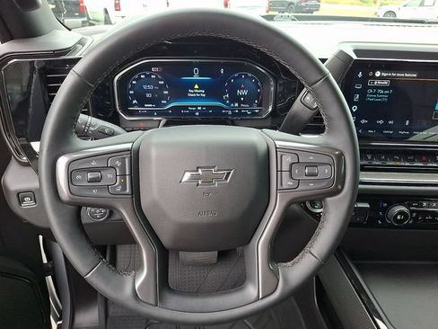 Used 2025 Chevrolet Silverado 2500 ZR2 w/ Technology Package AWD/4WD image 15