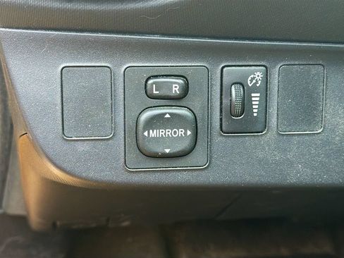 Used 2014 Toyota Prius C Three FWD image 10