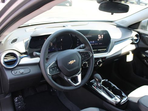 New 2026 Chevrolet Trax LT w/ Driver Confidence Package FWD image 23