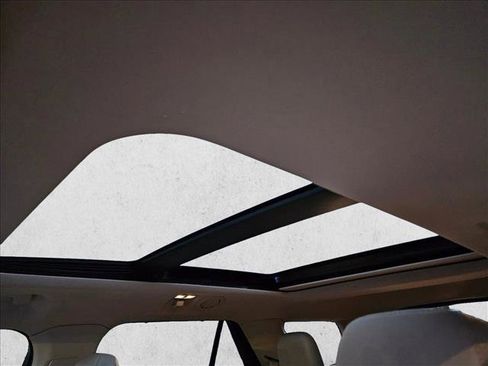 Used 2020 Ford Explorer Limited image 16