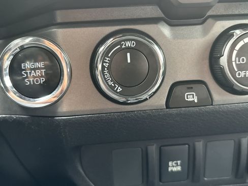 Used 2019 Toyota Tacoma TRD Off-Road AWD/4WD image 24