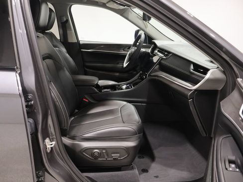 Certified 2023 Jeep Grand Cherokee L Limited w/ Luxury Tech Group II AWD/4WD image 29