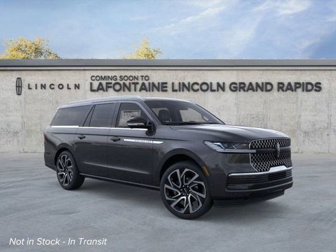 New 2026 Lincoln Navigator L Reserve AWD/4WD image 7