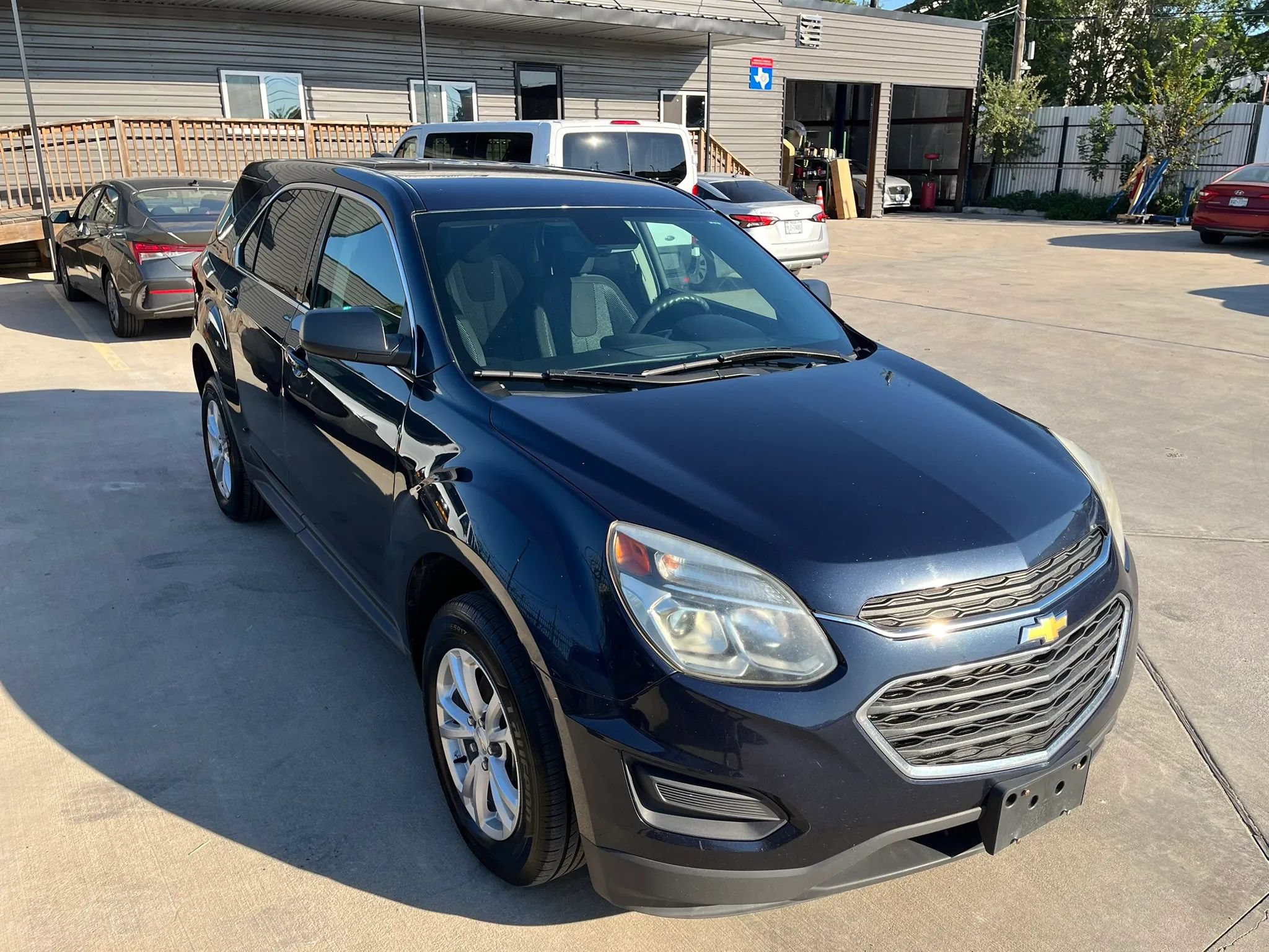 Used 2017 Chevrolet Equinox LS AWD/4WD image 14