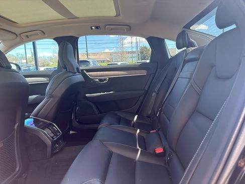 Used 2021 Volvo S90 T6 Inscription image 10