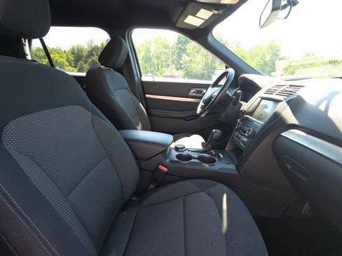 Used 2018 Ford Explorer XLT AWD/4WD image 17