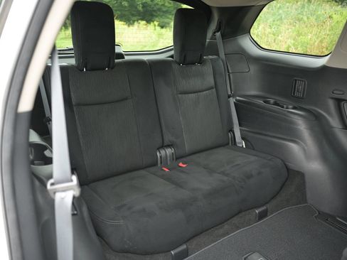 Used 2015 Nissan Pathfinder SV FWD image 48