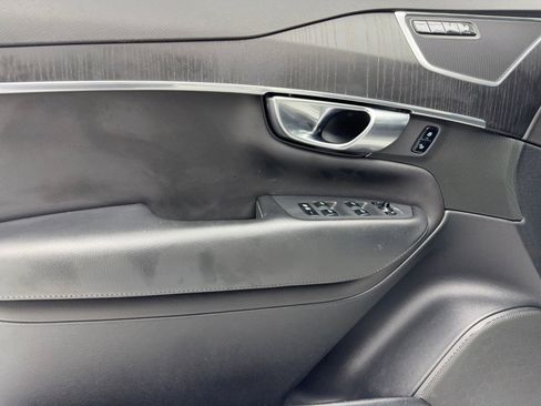 Used 2020 Volvo XC90 T5 Momentum image 34