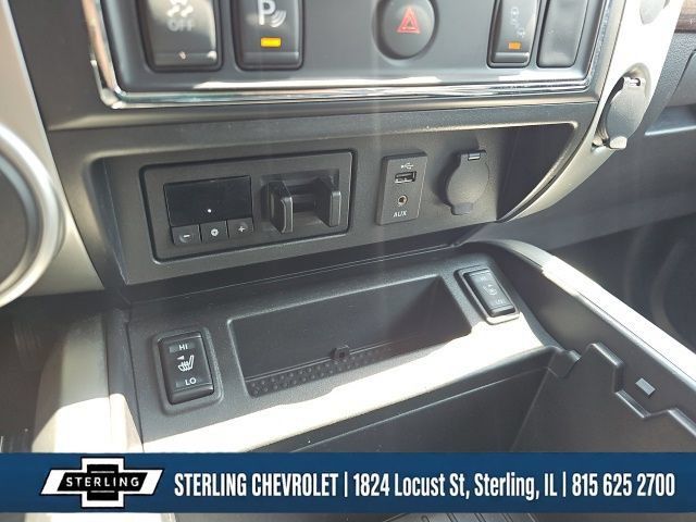Used 2017 Nissan Titan SL w/ SL Towing Convenience Package AWD/4WD image 15