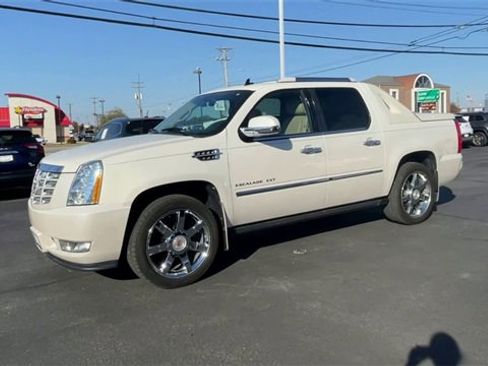 Used 2012 Cadillac Escalade EXT Premium image 4