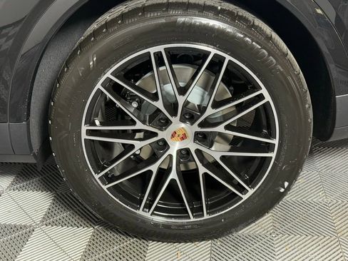 New 2026 Porsche Cayenne image 12