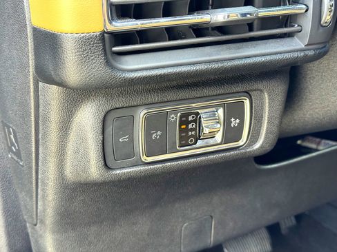 Used 2022 Lincoln Corsair Reserve w/ Elements Package image 15