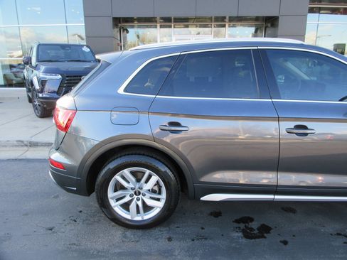 Used 2022 Audi Q5 2.0T Premium image 12