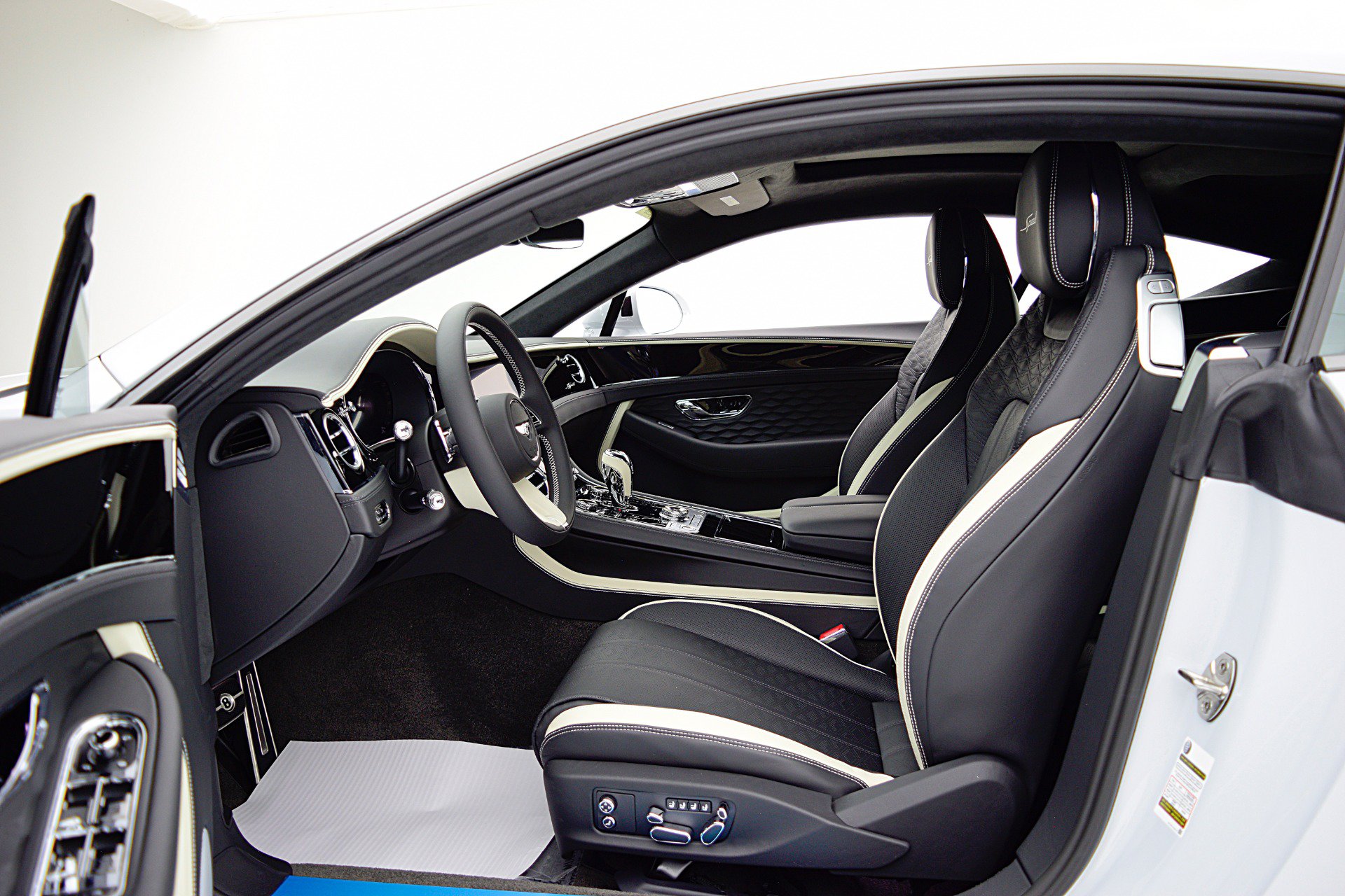 Used 2025 Bentley Continental GT Speed AWD/4WD image 34