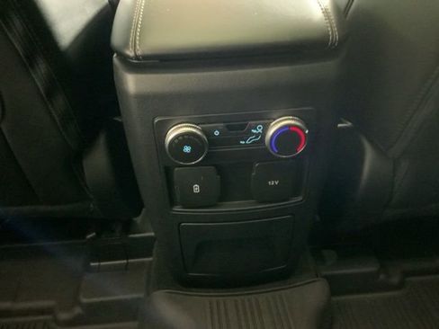 Used 2022 Ford Explorer XLT w/ Equipment Group 202A AWD/4WD image 30