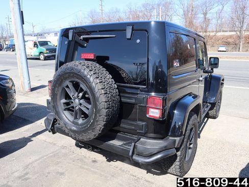 Used 2017 Jeep Wrangler Sahara image 5