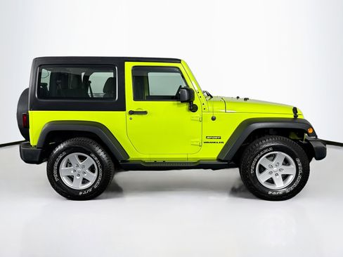 Used 2016 Jeep Wrangler Sport AWD/4WD image 12