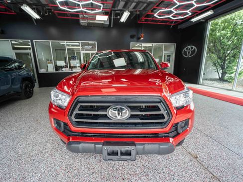 Used 2022 Toyota Tacoma SR AWD/4WD image 6