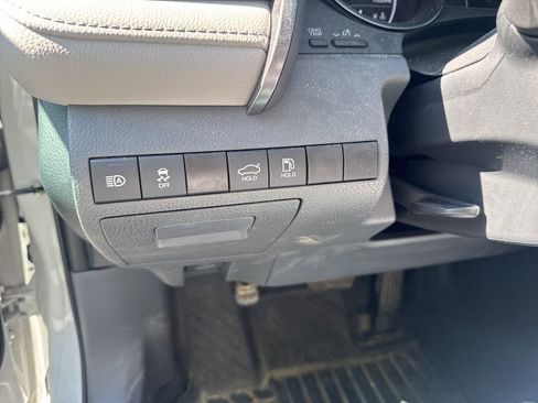 Used 2024 Toyota Camry SE image 8