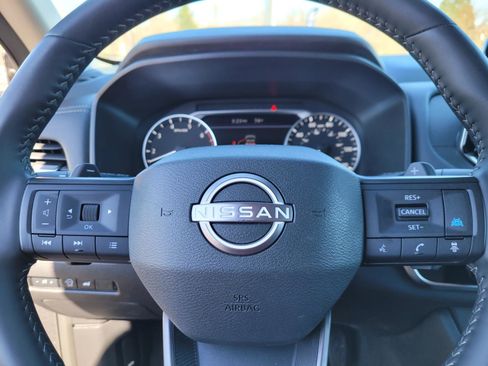 Used 2025 Nissan Rogue SV image 24