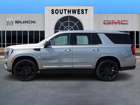 New 2026 GMC Yukon Denali w/ Denali Reserve Package image 3