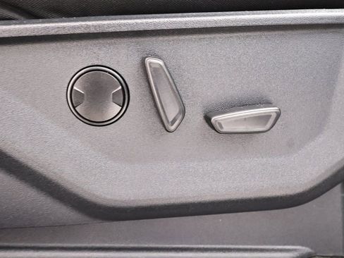 Certified 2022 Ford F150 XLT w/ Equipment Group 302A High image 21