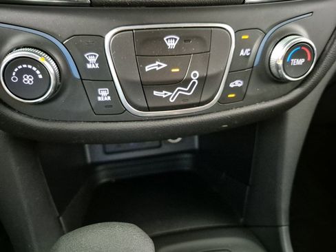 Used 2023 Chevrolet Equinox LT w/ LPO, Floor Liner Package image 16