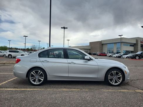Used 2018 BMW 330i xDrive Sedan AWD/4WD image 3