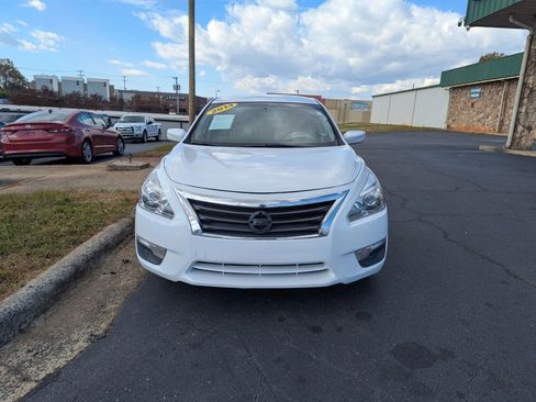 Used 2014 Nissan Altima 2.5 S w/ Display Audio Package image 2