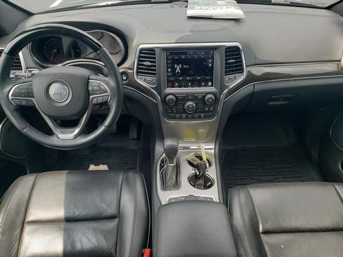 Used 2018 Jeep Grand Cherokee Overland AWD/4WD image 15