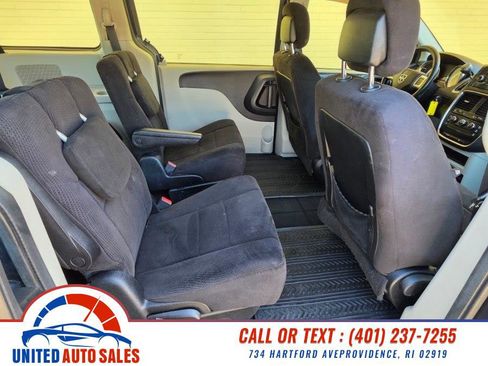 Used 2014 Dodge Grand Caravan American Value Package w/ UConnect Hands-Free Group FWD image 10