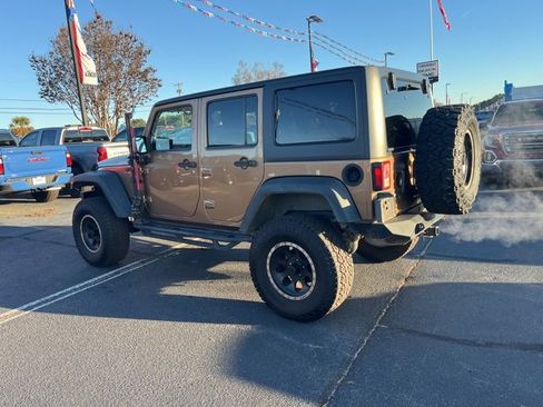 Used 2015 Jeep Wrangler Unlimited Rubicon w/ Dual Top Group image 35