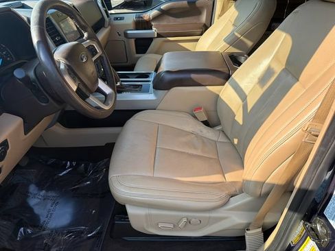 Used 2018 Ford F150 Lariat w/ Equipment Group 502A Luxury AWD/4WD image 11