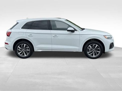Certified 2025 Audi Q5 2.0T Premium Plus w/ Premium Plus Package AWD/4WD image 9