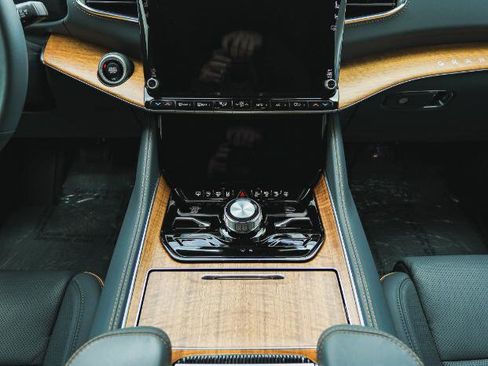 Used 2022 Jeep Grand Wagoneer Series II w/ Flexible Seating Group image 96