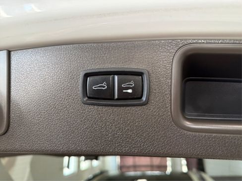 Used 2018 Porsche Macan AWD/4WD image 14