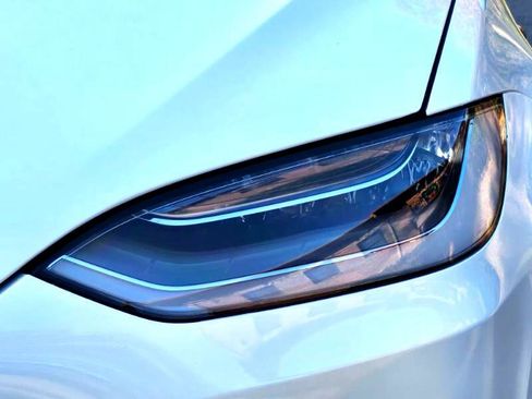 Used 2023 Tesla Model X Plaid image 23