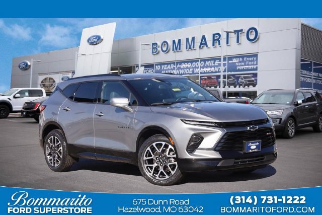 Used 2025 Chevrolet Blazer RS FWD image 1