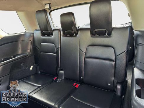 Used 2025 Nissan Pathfinder SL AWD/4WD image 13
