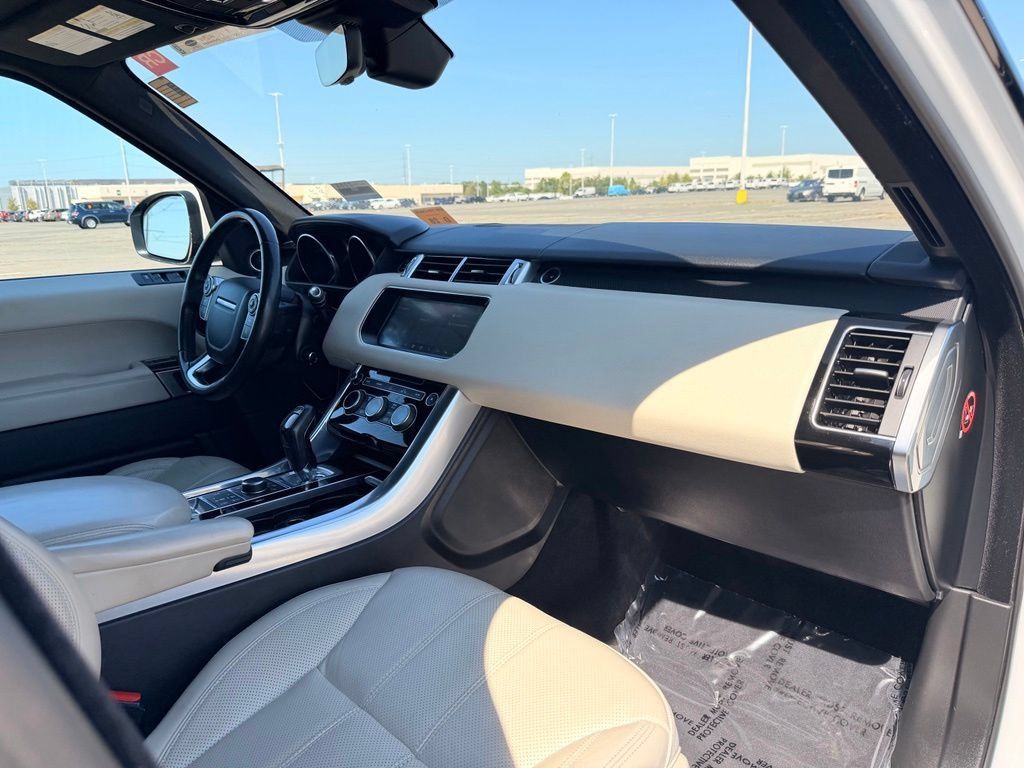 Used 2017 Land Rover Range Rover Sport HSE AWD/4WD image 15