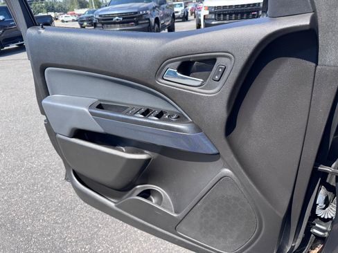 Used 2016 Chevrolet Colorado Z71 AWD/4WD image 27