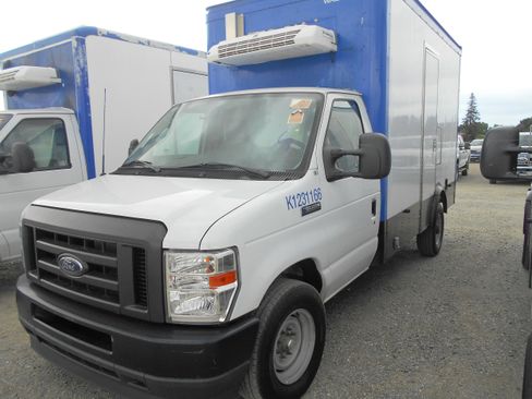 Used 2024 Ford E-350 and Econoline 350 Super Duty w/ Power Windows & Locks Group RWD image 1