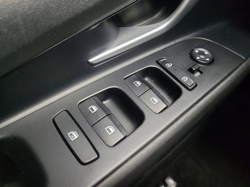 Used 2025 Hyundai Elantra SE image 27